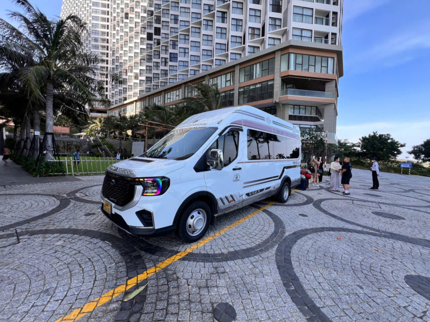 Đặt xe limousine Vĩnh Hy giá rẻ, đưa đón tận nơi