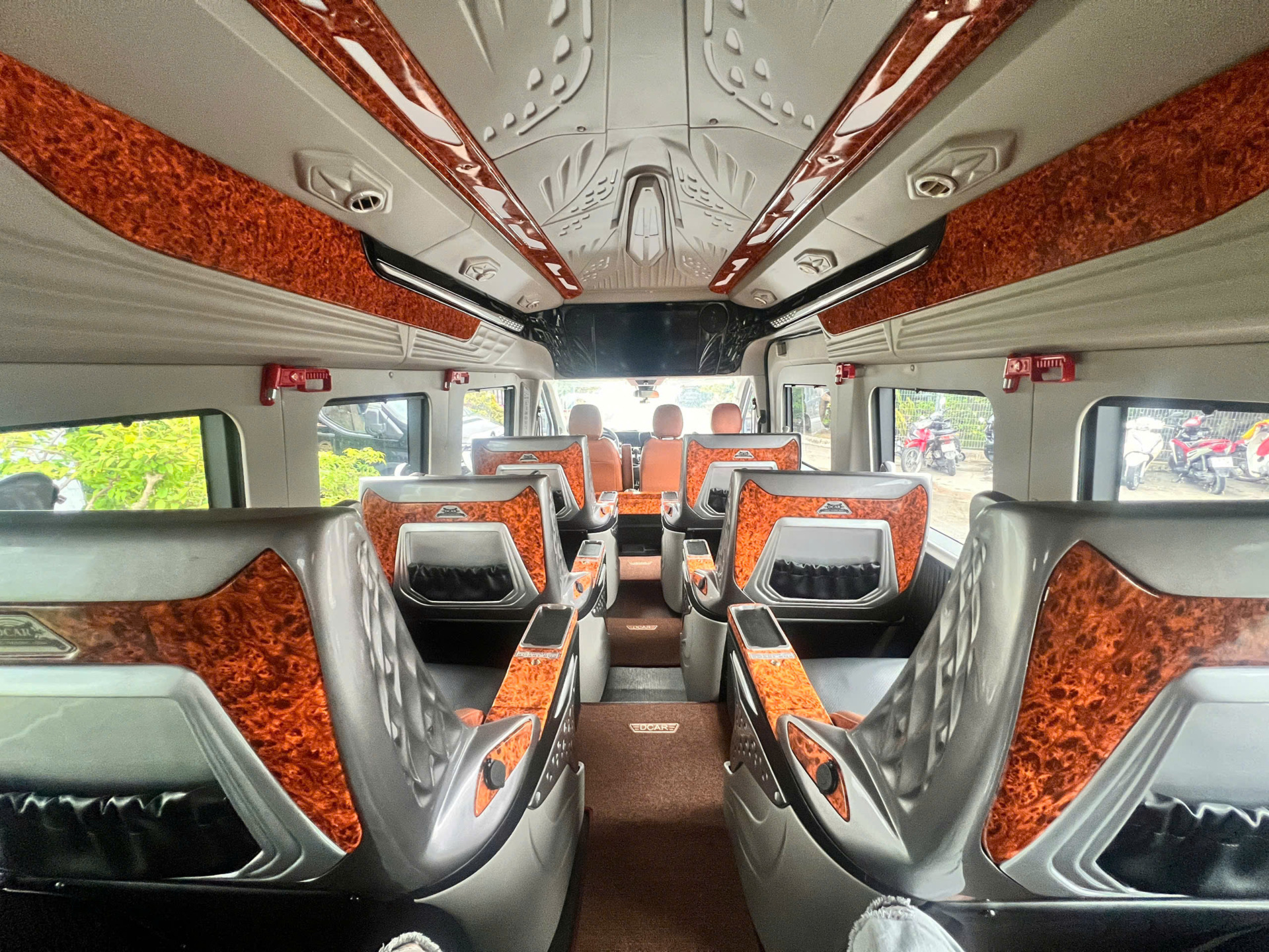 Đặt xe limousine Vĩnh Hy giá rẻ, đưa đón tận nơi